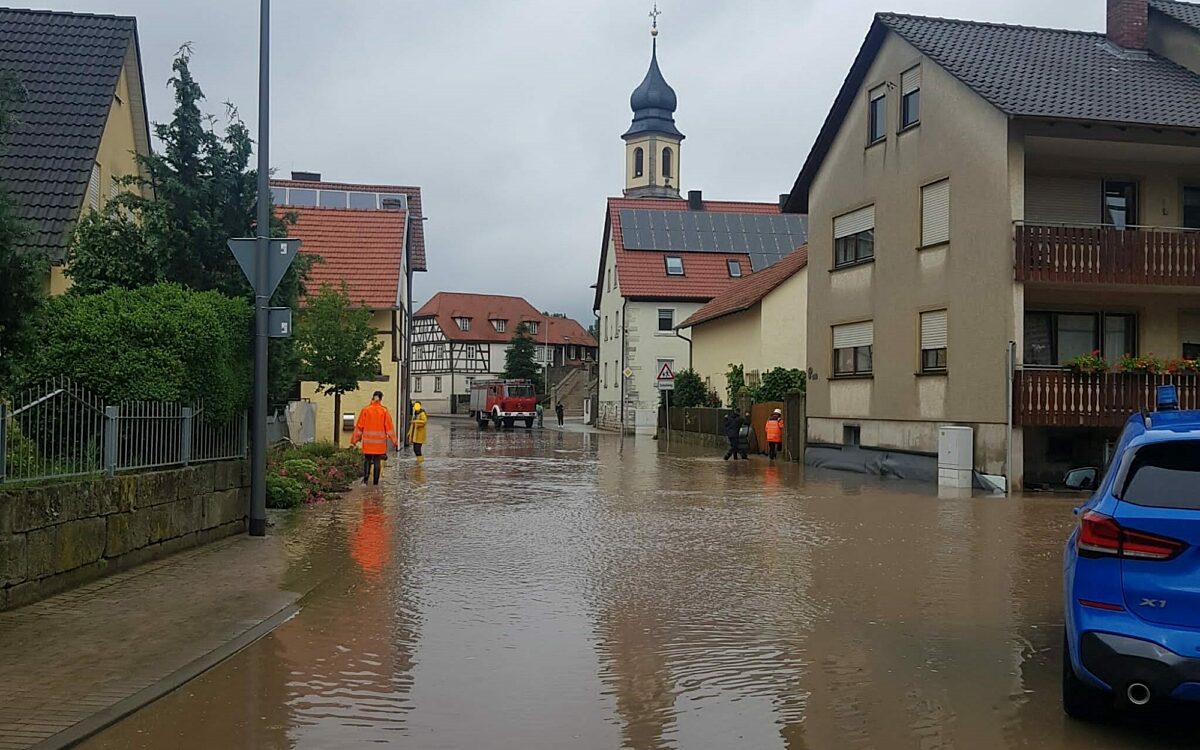 Hochwasser und Ueberschwemmung in Michelau Hochwasser und Ueberschwemmung in Michelau